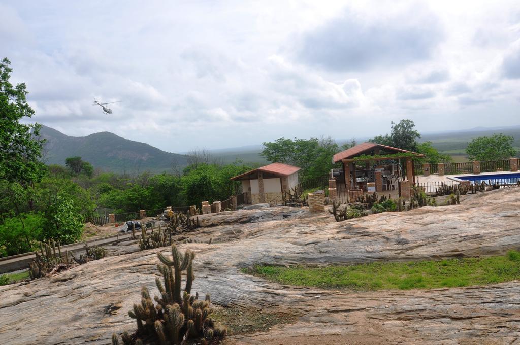 Fazenda Hotel Pedra Dos Ventos Quixadá Exterior photo